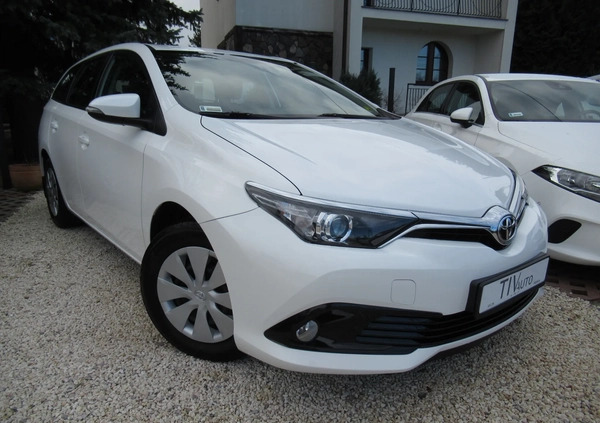 Toyota Auris cena 47896 przebieg: 59450, rok produkcji 2018 z Milanówek małe 154